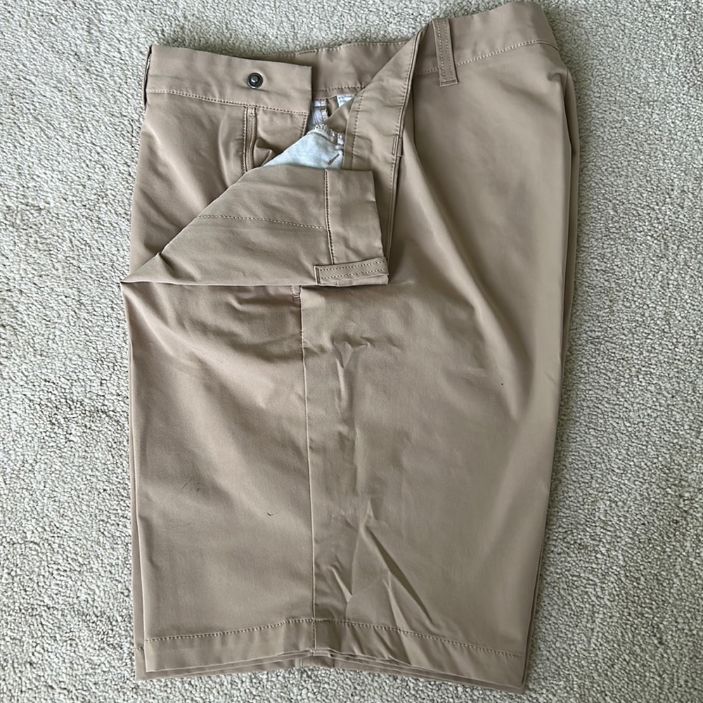 9” tech short